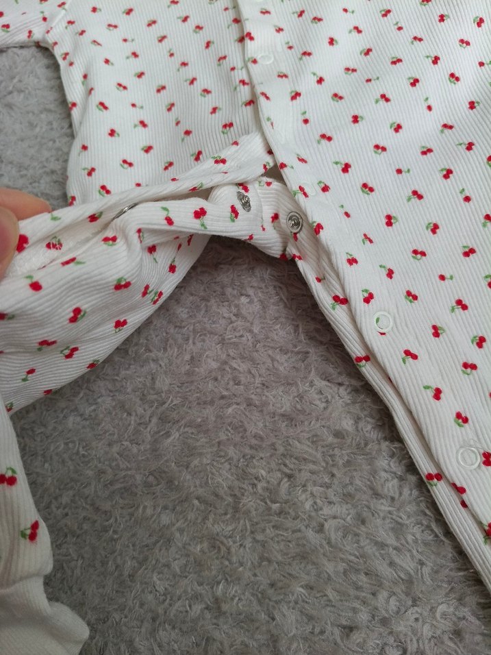 ayakları çoraplı tulum - Görsel 5