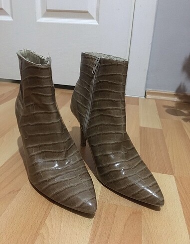 40 Beden Hotiç Topuklu Ayakkabı