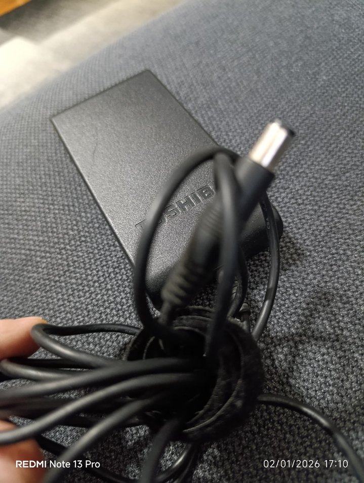 Toshiba Şarj Adaptörü - Görsel 2