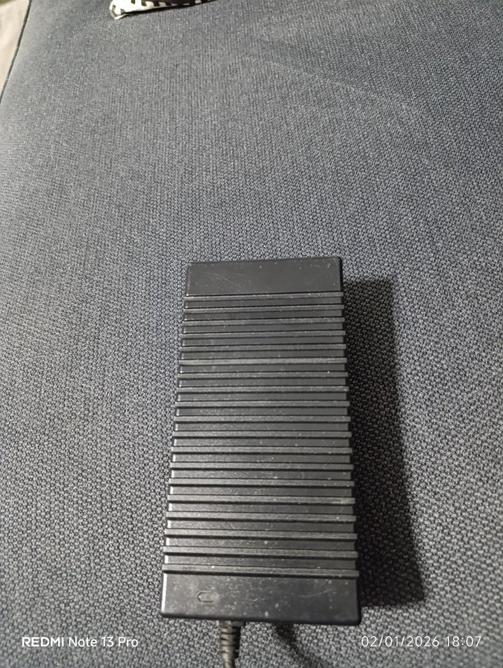 HP XEO A16 Siyah AC Adaptör 19V 7.1A - Görsel 4