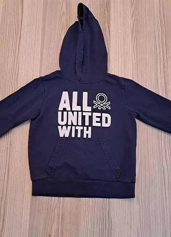 Benetton 4-5 yaş kapüşonlu sweatshirt
