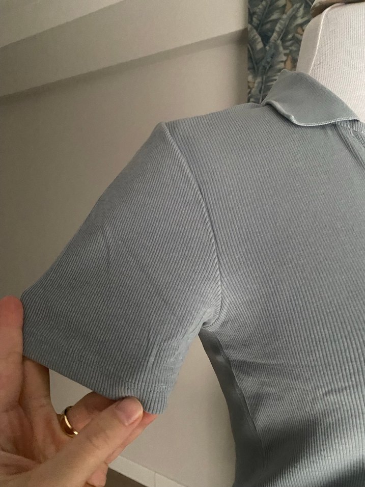 V Yaka Gri Kadın Tişört - Görsel 4