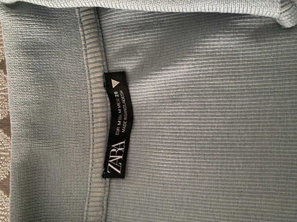 V Yaka Gri Kadın Tişört - Görsel 5