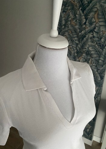 Beyaz V Yakalı Kısa Kollu Kadın Tişört - Görsel 4