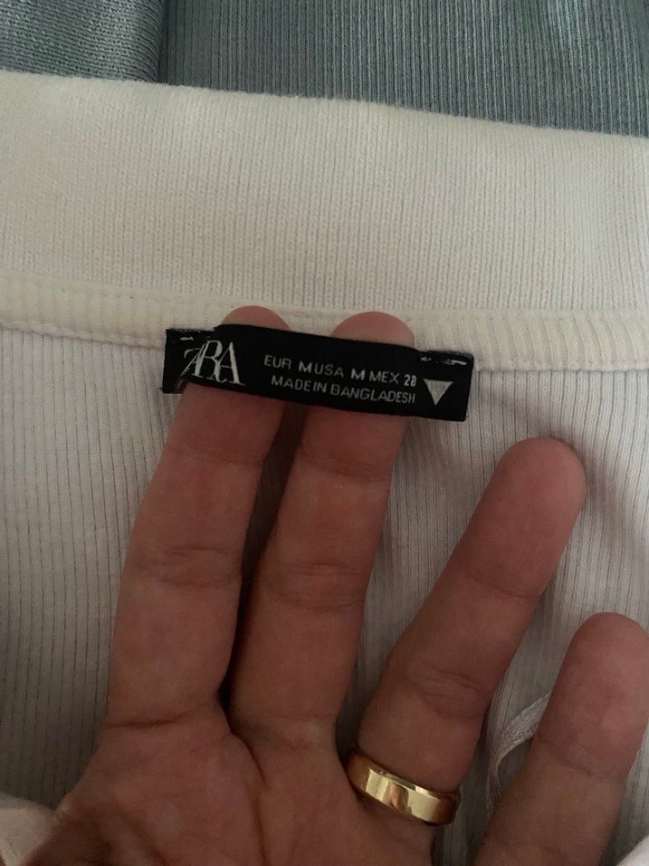 Beyaz V Yakalı Kısa Kollu Kadın Tişört - Görsel 5