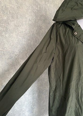 Kadın Kapüşonlu Uzun Haki Yağmurluk - Görsel 4