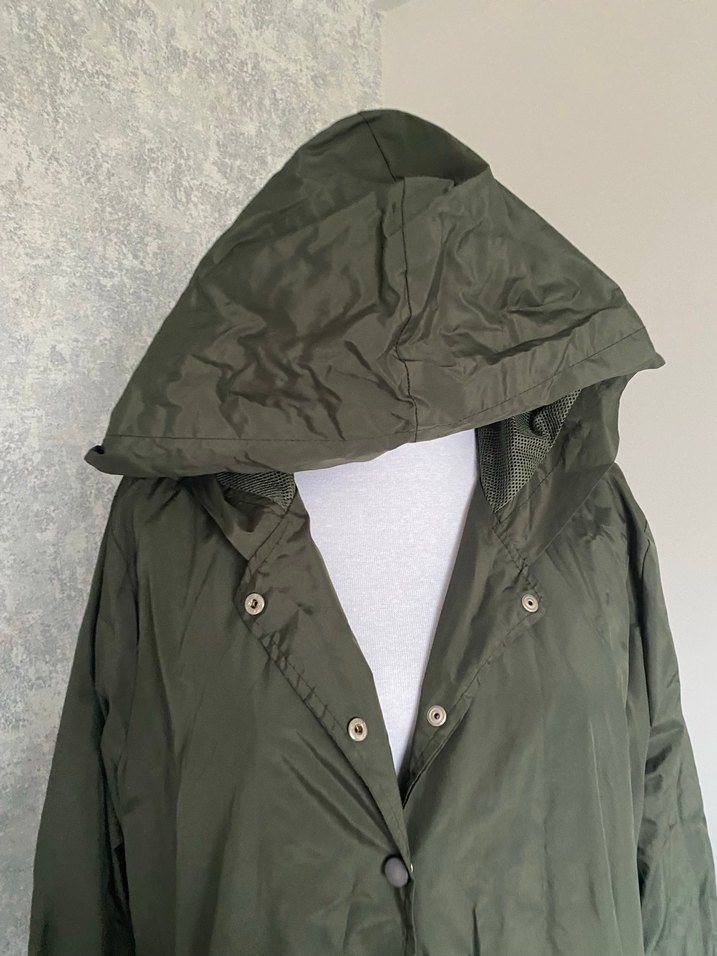 Kadın Kapüşonlu Uzun Haki Yağmurluk - Görsel 3