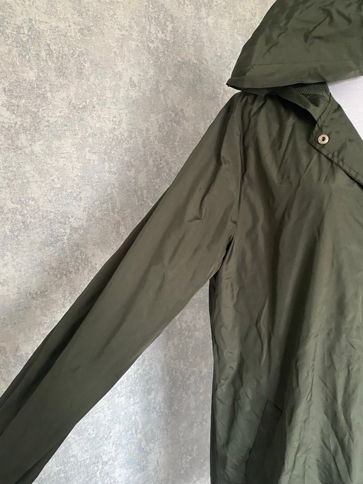 Kadın Kapüşonlu Uzun Haki Yağmurluk - Görsel 4