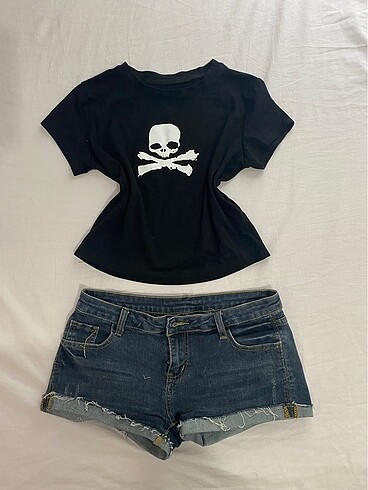 Gothic tee