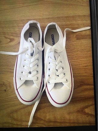 Beyaz converse