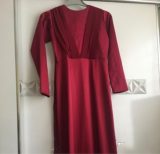 Bordo saten abiye kırmızı elbise