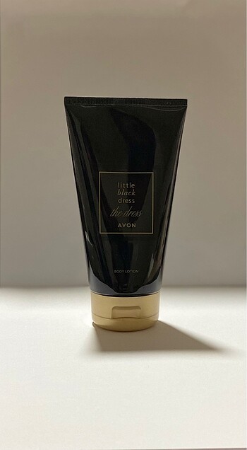 Beden AVON Little black dress the dress Vücut Losyonu 150 ml Vücut Los
