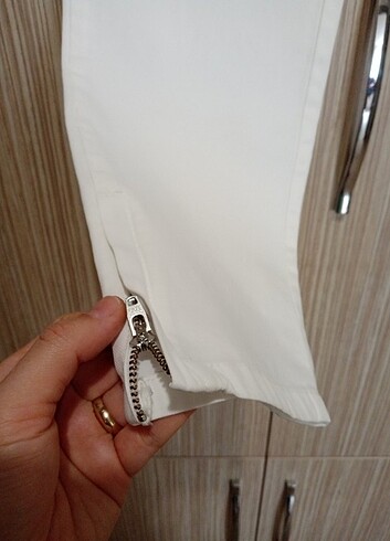 28 Beden beyaz Renk Massimo Dutti Beyaz pantolon