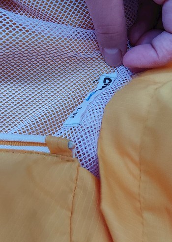 Kapüşonlu Sarı Erkek Çocuk Yağmurluk - Görsel 3