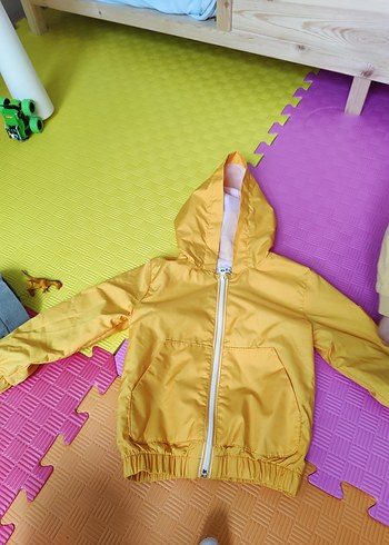 Kapüşonlu Sarı Erkek Çocuk Yağmurluk - Görsel 5