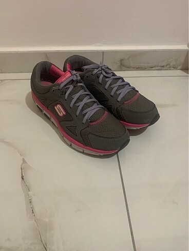 Skechers spor ayakkabı