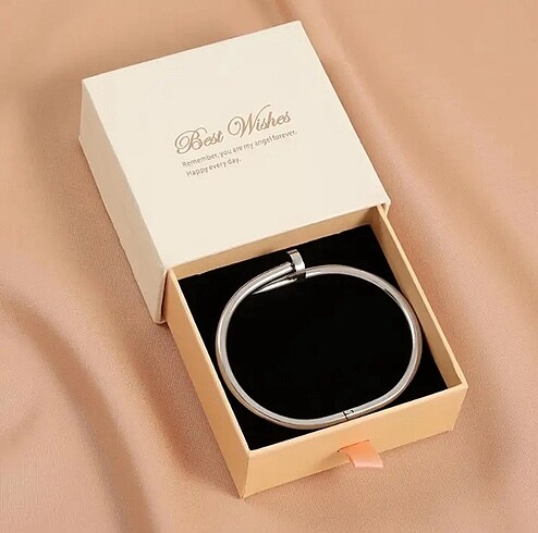 Diğer cartier bileklik