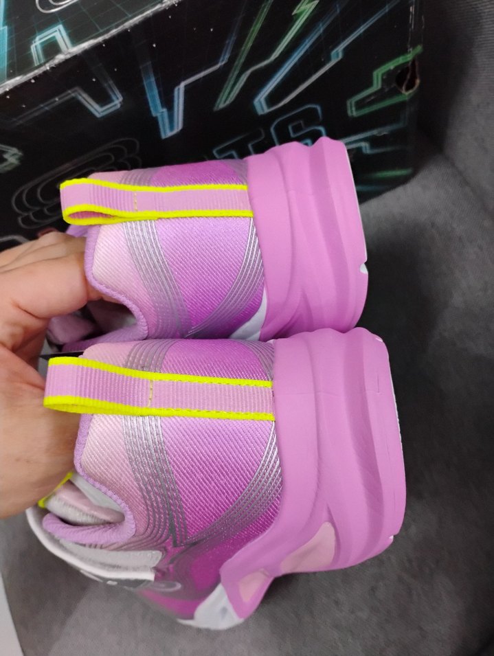 Kız Çocuk Pembe Işıklı Spor Ayakkabı - Görsel 4