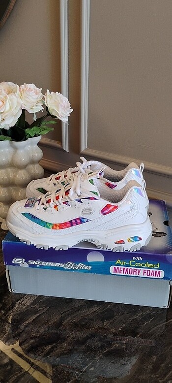 Skechers