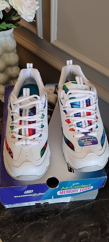 37 Beden Skechers