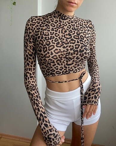 Leopar desenli penye crop