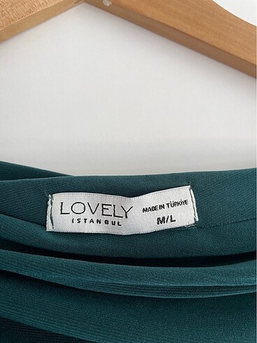 Asimetrik yaka büzgülü zümrüt yeşili bluz - Görsel 5