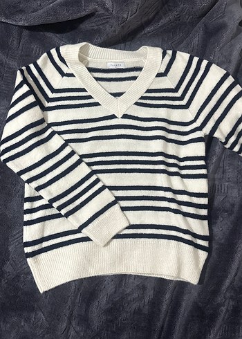 V Yaka Çizgili Örgü Kadın Kazak - Görsel 2