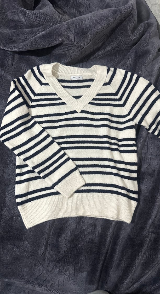 V Yaka Çizgili Örgü Kadın Kazak - Görsel 2