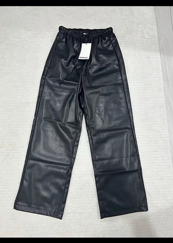 Bershka Siyah Deri Kadın Pantolon
