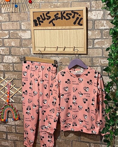 Mickeymouse desenli pijama takımı