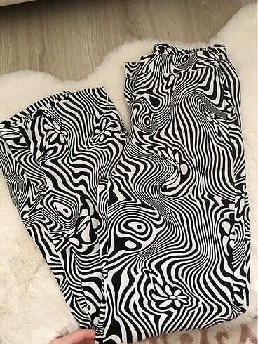 s Beden Bershka Desenli Pantolon