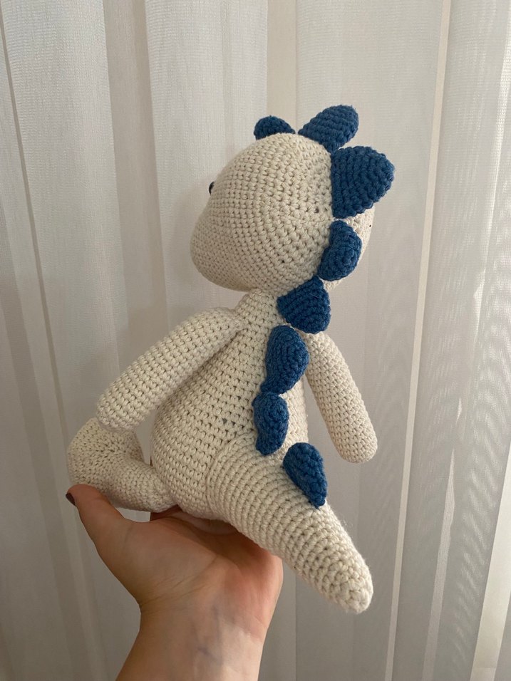 Mavi Detaylı Örgü Dinozor Peluş Oyuncak - Görsel 4