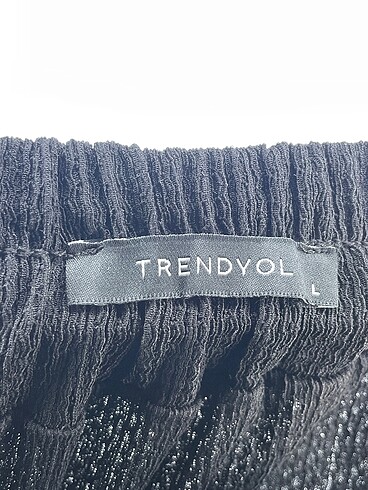 l Beden siyah Renk Trendyol & Milla Mini Etek %70 İndirimli.