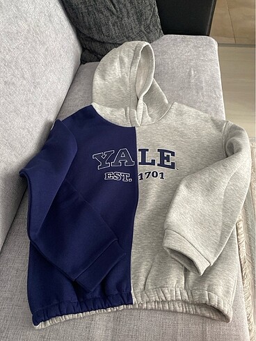 Yale sweatshirt