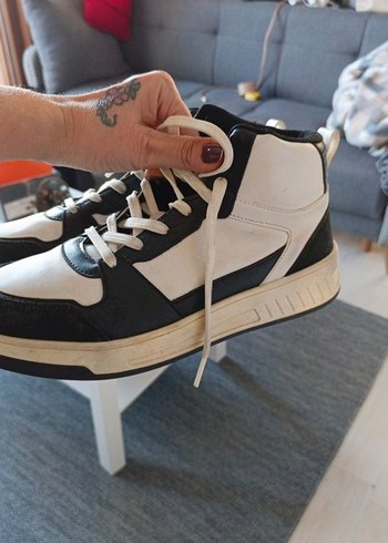 Beyaz Siyah Bağcıklı  Spor Ayakkabı - Görsel 2