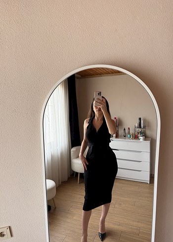 Siyah V Yaka Düğmeli Midi Triko Elbise - Görsel 4