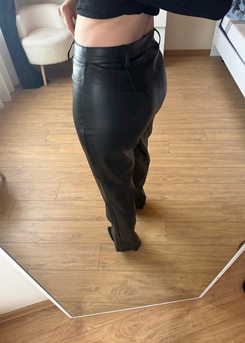 Düğmeli Siyah Deri Kadın Pantolon - Görsel 3