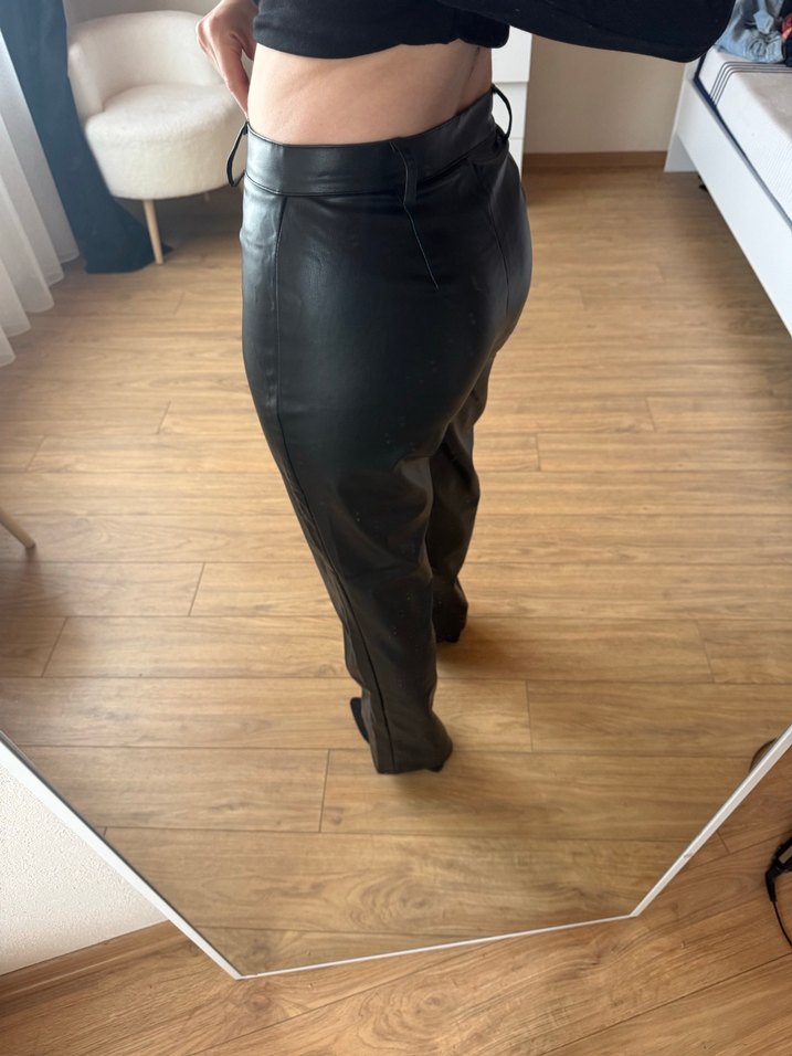 Düğmeli Siyah Deri Kadın Pantolon - Görsel 3