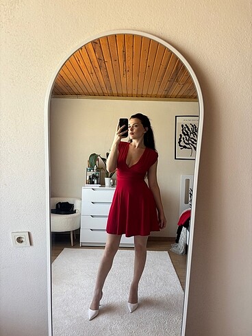 Kırmızı mini elbise
