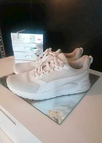 39 Beden Beyaz Puma Dolgu Topuklu Bağcıklı Kadın Spor Ayakkabı