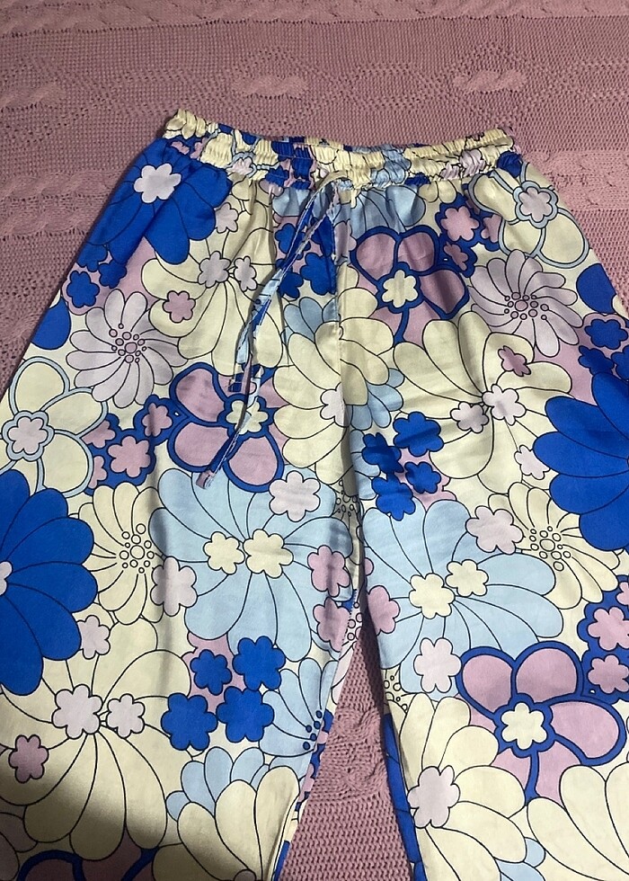 Saten çiçekli pantolon - Görsel 2