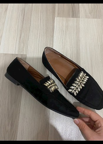37 Beden Siyah Süet Tokalı Kadın Babet
