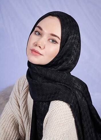 İtalyan ipeği jakarlı şal 