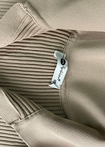 Bej Pliseli Uzun Kollu Kadın Kazak - Görsel 2