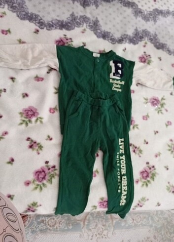 3 Yaş Beden yeşil Renk Pijama takım