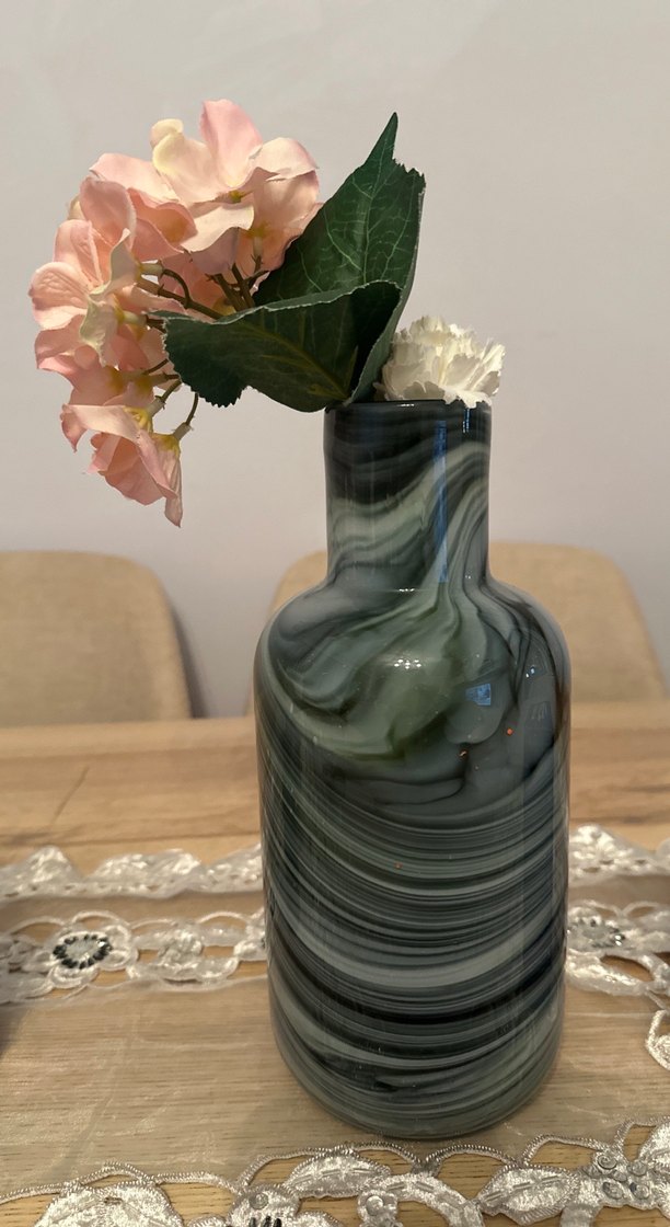 Gri Dalgalı Desenli Seramik Vazo - Görsel 2