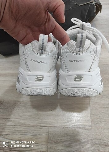 36,5 Beden Skechers