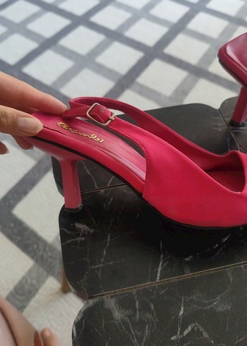 Bambi Pembe Tokalı Stiletto Kadın Ayakkabı