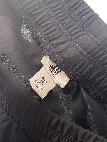 34 Beden siyah Renk H&M Eşofman Altı %70 İndirimli.