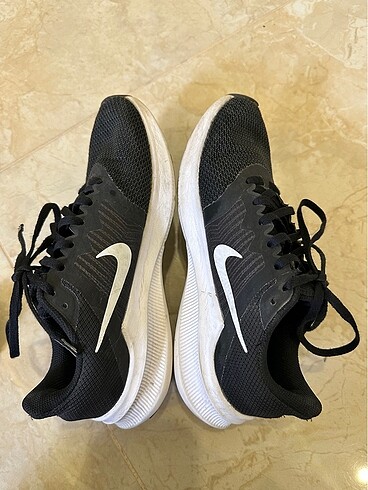 37,5 Beden Nike Orijinal Ayakkabı